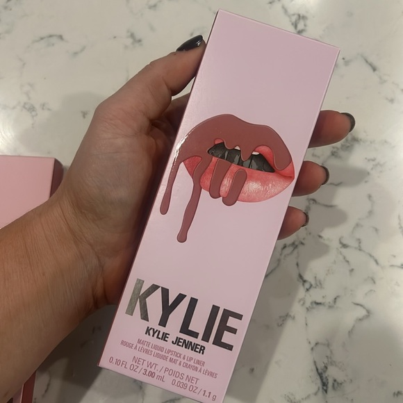 3 NEW Kylie Lip Kit lipstick and lip liner - Picture 5 of 6